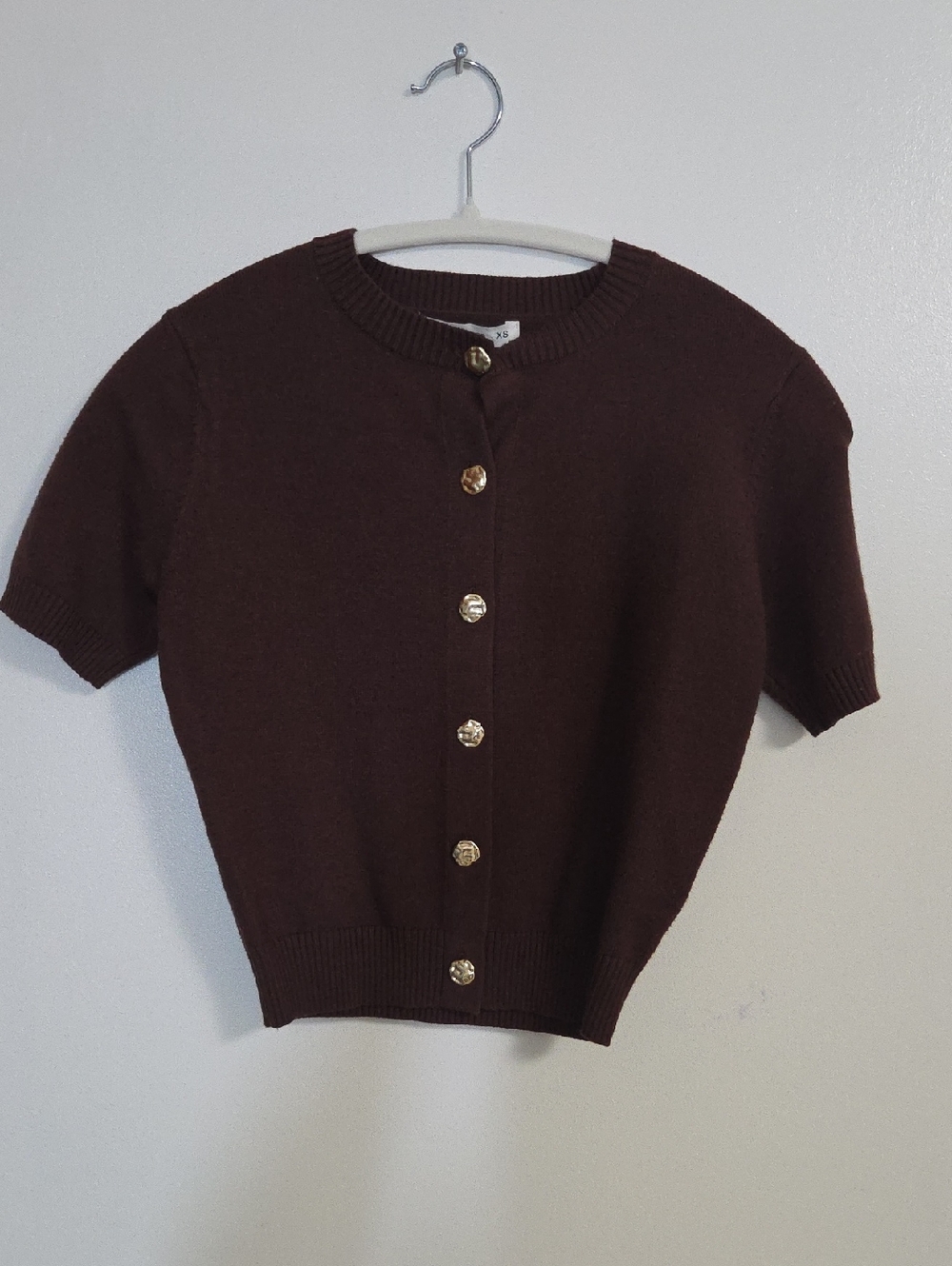 moon & madison Short-Sleeve Cardigan in Dark Brown with Gold Buttons
